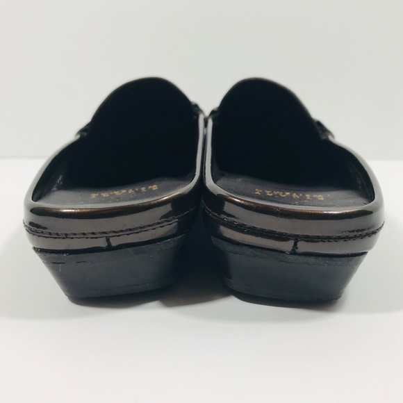 Stuart Weitzman Bronze Embellished Patent Mule EUC - Picture 6 of 8